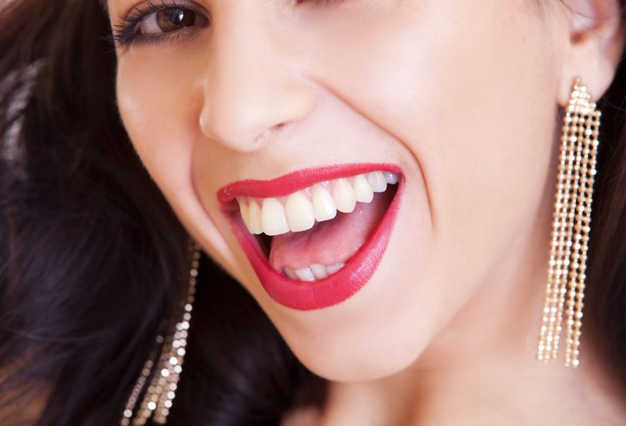 Zářivě bílé zuby můžete mít i vy!