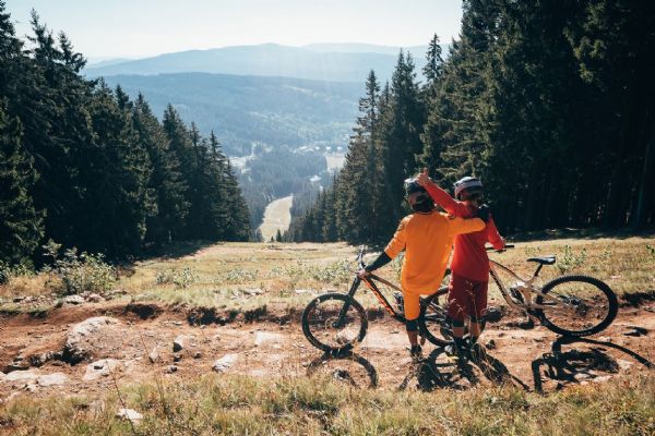 Šumavský Ski&Bike Špičák dosáhl rekordní návštěvnosti v letní sezoně. Aktuálně bude mít pro veřejnost otevřeno ještě 4 poslední dny