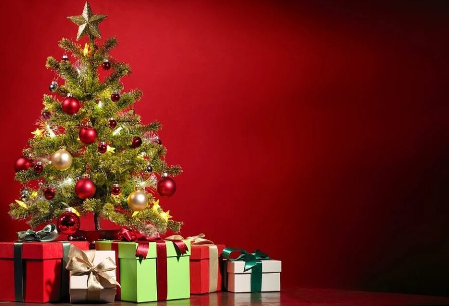 Umělé vánoční stromky jsou nejlepší volbou pro domácnosti s dětmi a domácími mazlíčky