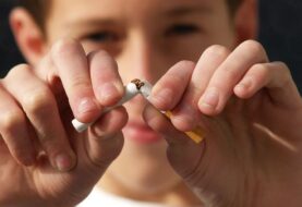 Cigarety a alkohol vás oberou o léta života. Přestaňte s nimi včas